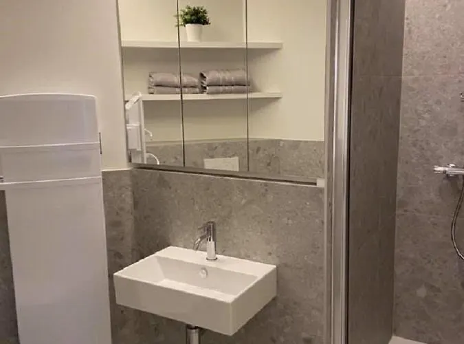 Appartement Hydro Palace 02.17 *